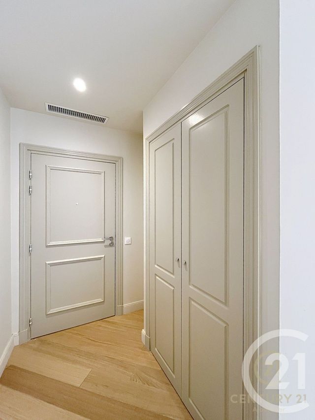Appartement F1 à louer - 1 pièce - 44.2 m2 - ANTIBES - 06 - PROVENCE-ALPES-COTE-D-AZUR - Century 21 Albert 1Er