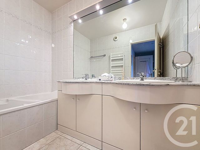 Appartement F3 à vendre - 3 pièces - 71.06 m2 - ANTIBES - 06 - PROVENCE-ALPES-COTE-D-AZUR - Century 21 Albert 1Er