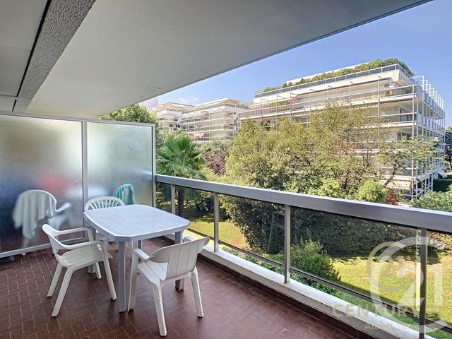 Appartement à louer - 2 pièces - 33.56 m2 - JUAN LES PINS - 06 - PROVENCE-ALPES-COTE-D-AZUR - Century 21 Albert 1Er