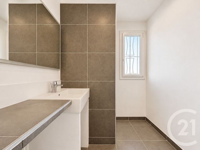 Appartement F3 à vendre - 3 pièces - 62.13 m2 - ANTIBES - 06 - PROVENCE-ALPES-COTE-D-AZUR - Century 21 Albert 1Er