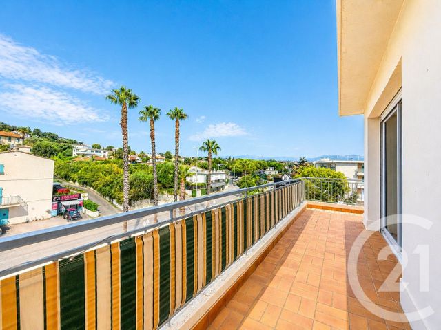 Appartement F3 à vendre - 3 pièces - 62.13 m2 - ANTIBES - 06 - PROVENCE-ALPES-COTE-D-AZUR - Century 21 Albert 1Er