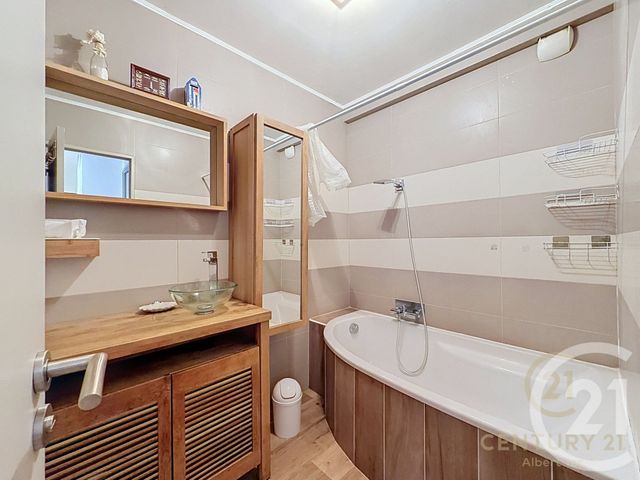 Appartement T3 à louer - 3 pièces - 56.41 m2 - VALLAURIS - 06 - PROVENCE-ALPES-COTE-D-AZUR - Century 21 Albert 1Er