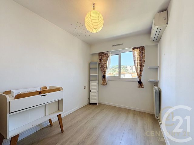 Appartement T3 à louer - 3 pièces - 56.41 m2 - VALLAURIS - 06 - PROVENCE-ALPES-COTE-D-AZUR - Century 21 Albert 1Er