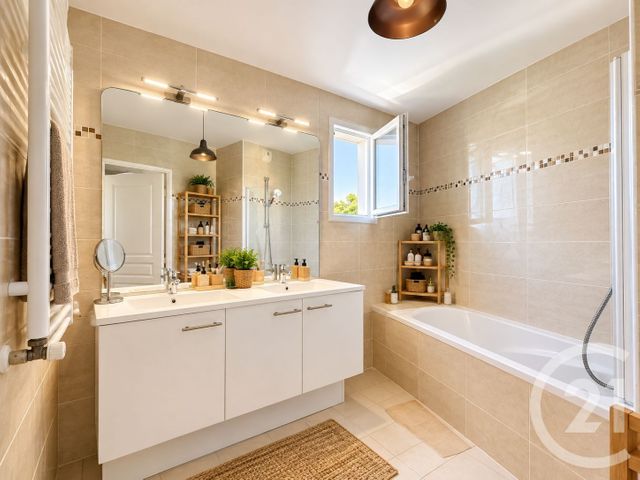 Appartement F3 à vendre - 3 pièces - 64.7 m2 - ANTIBES - 06 - PROVENCE-ALPES-COTE-D-AZUR - Century 21 Albert 1Er