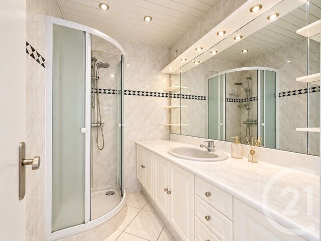 Appartement F3 à vendre - 3 pièces - 65.89 m2 - ANTIBES - 06 - PROVENCE-ALPES-COTE-D-AZUR - Century 21 Albert 1Er
