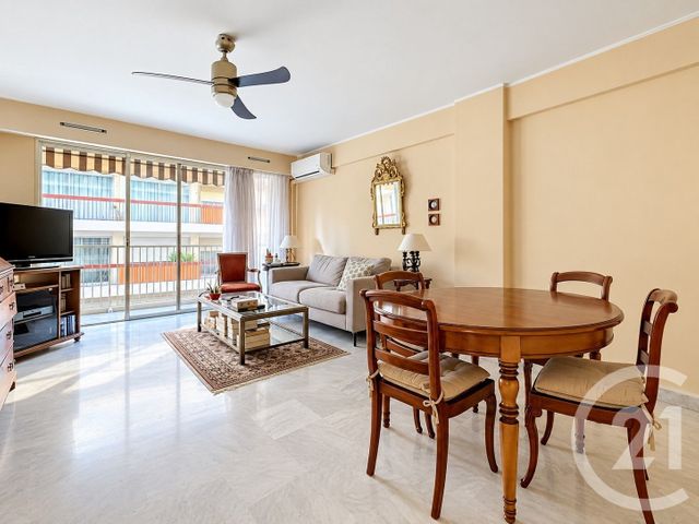 Appartement F3 à vendre - 3 pièces - 73.58 m2 - ANTIBES - 06 - PROVENCE-ALPES-COTE-D-AZUR - Century 21 Albert 1Er