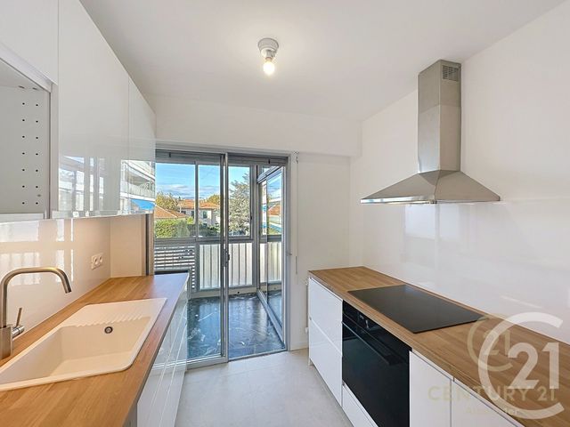 Appartement F4 à louer - 4 pièces - 82.84 m2 - ANTIBES - 06 - PROVENCE-ALPES-COTE-D-AZUR - Century 21 Albert 1Er